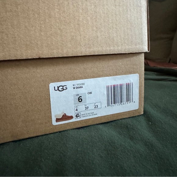 UGG Diara Bootie - NWOT - Picture 11 of 12